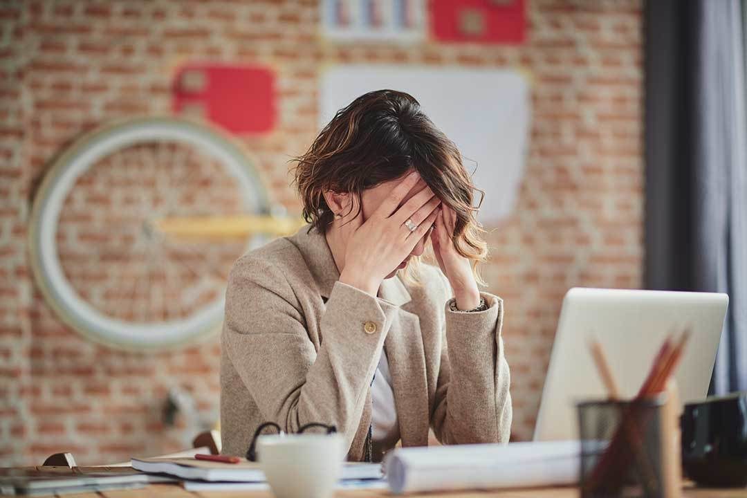 emoções negativas no trabalho